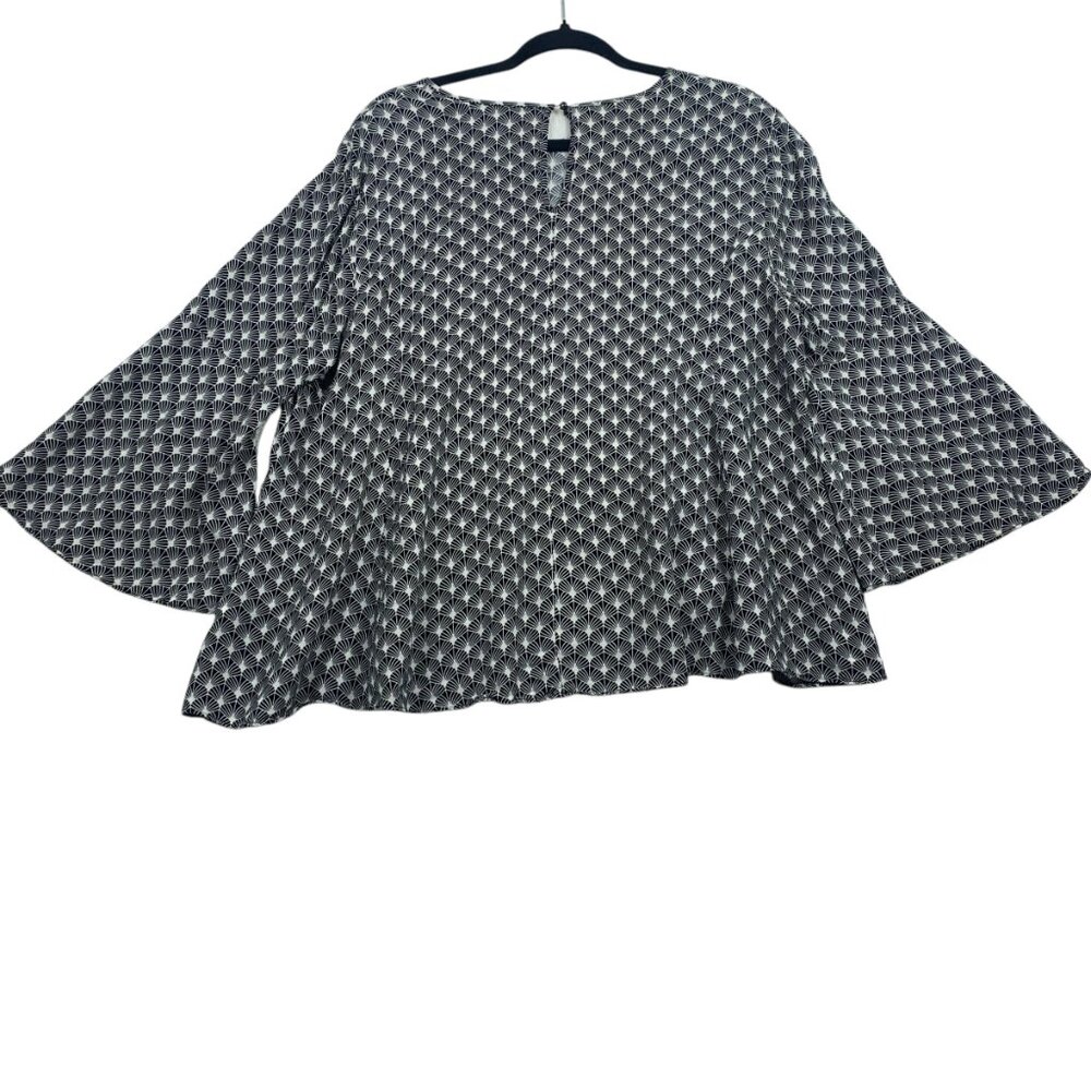Black & White Geometric Bell-Sleeve Blouse - Picture 5 of 15